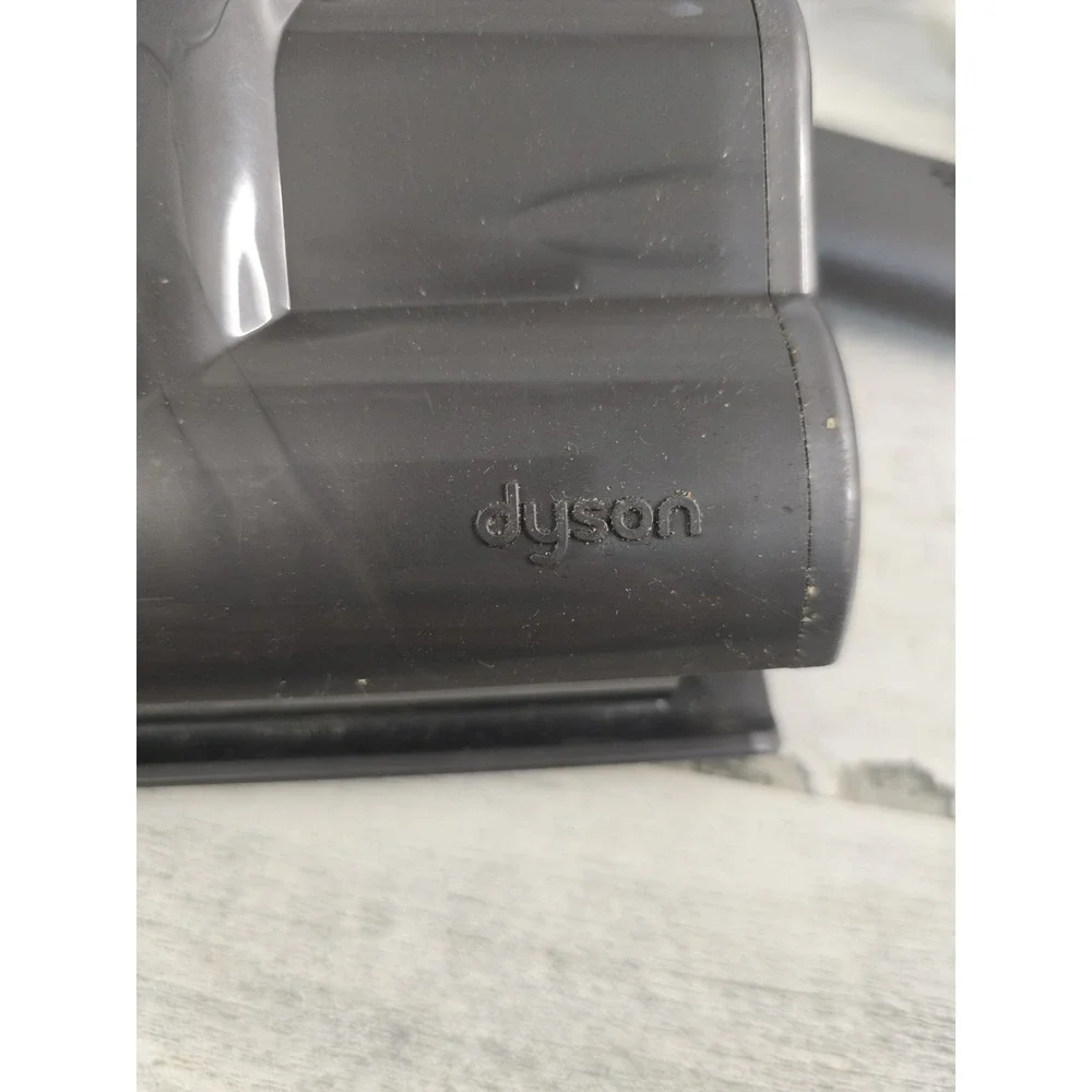 Dyson vacuum attachment